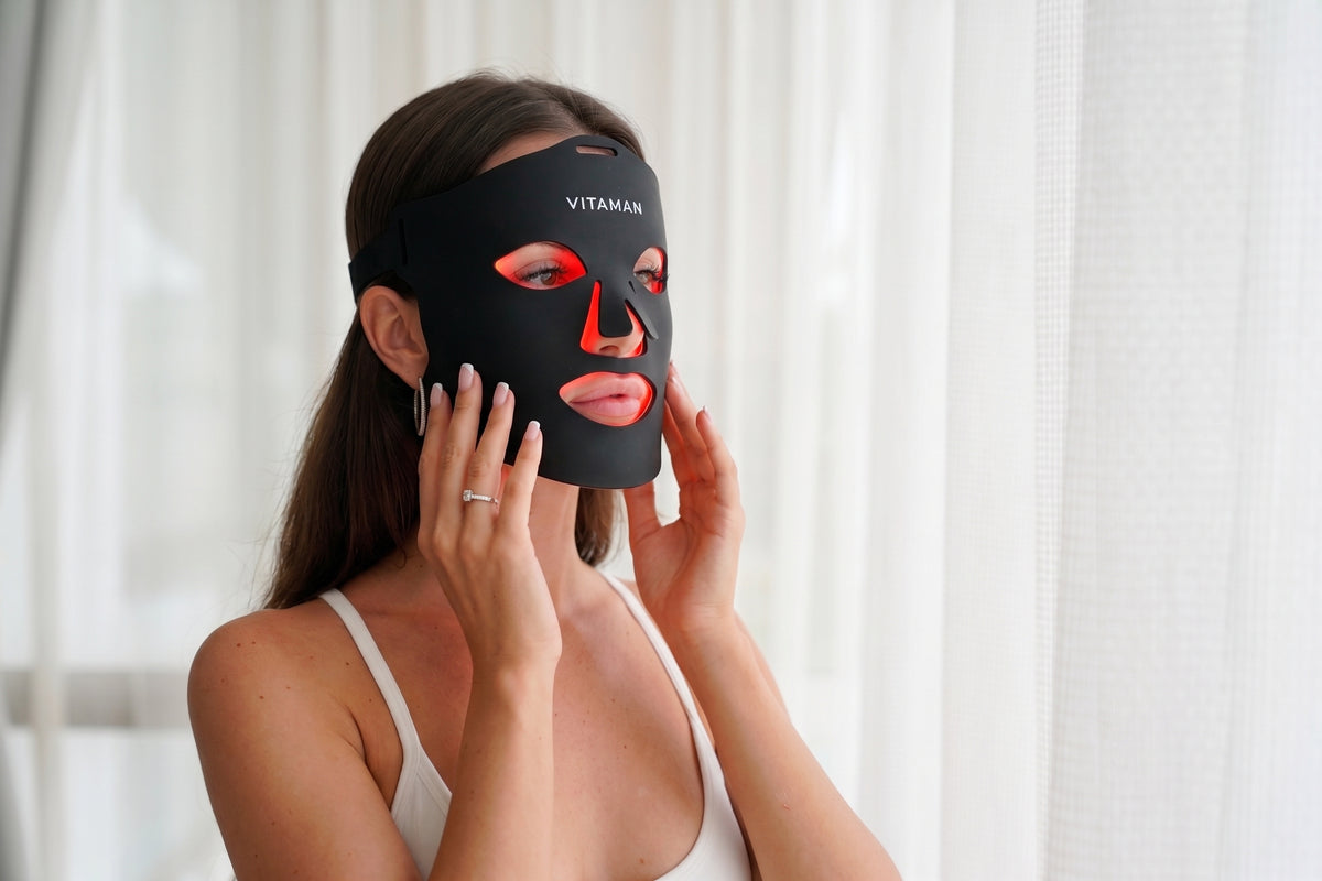 LED Red Light Face Mask with CryoCool Gel Pad